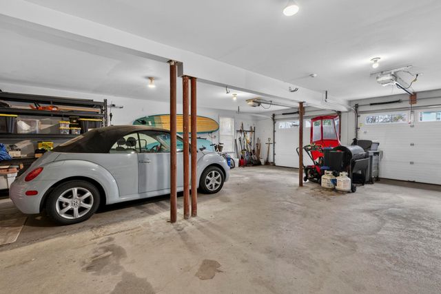 21 Hedman Avenue, Hampton, NH 03842