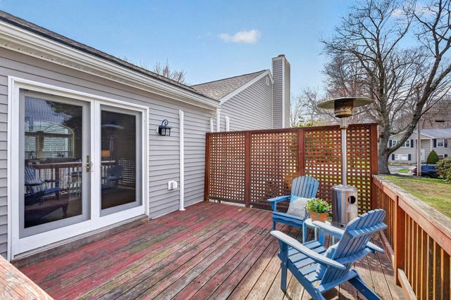 21 Hedman Avenue, Hampton, NH 03842