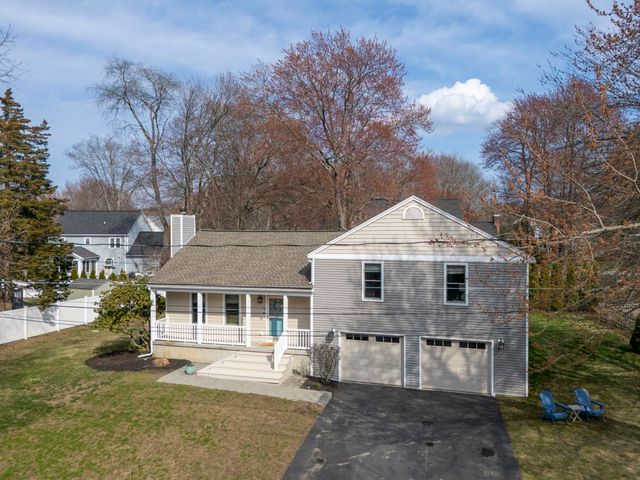 21 Hedman Avenue, Hampton, NH 03842