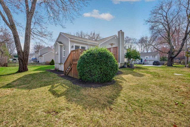 21 Hedman Avenue, Hampton, NH 03842