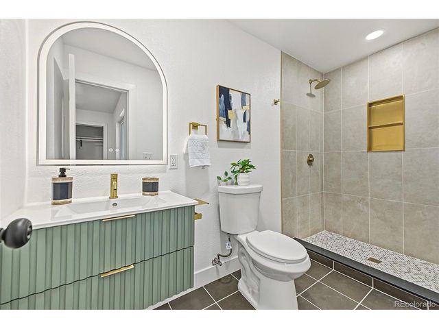 2401 Poze Blvd, Thornton, CO 80229