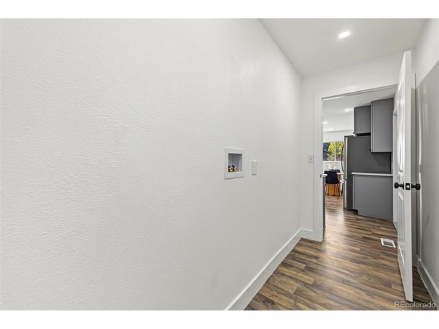 2401 Poze Blvd, Thornton, CO 80229