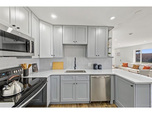 2401 Poze Blvd, Thornton, CO 80229