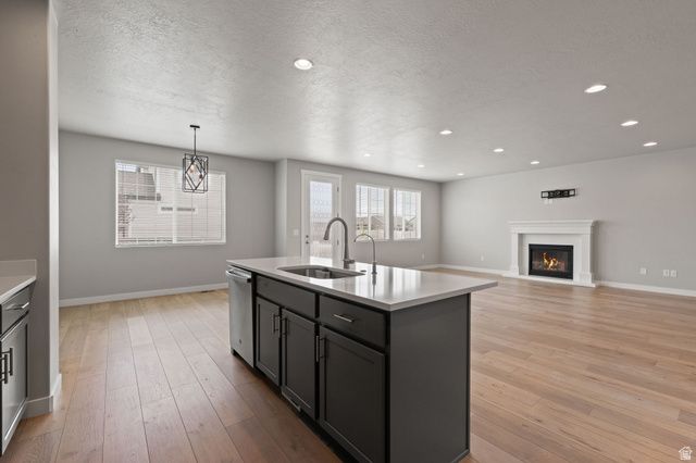 3233 W 2500 N, Clinton, UT 84015