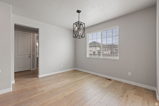 3233 W 2500 N, Clinton, UT 84015