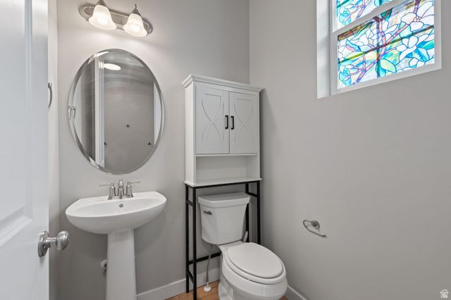 3233 W 2500 N, Clinton, UT 84015