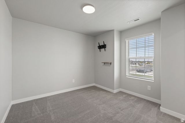 3233 W 2500 N, Clinton, UT 84015