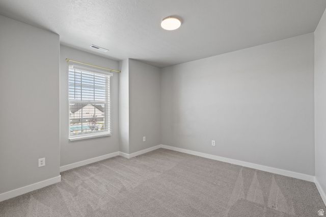 3233 W 2500 N, Clinton, UT 84015