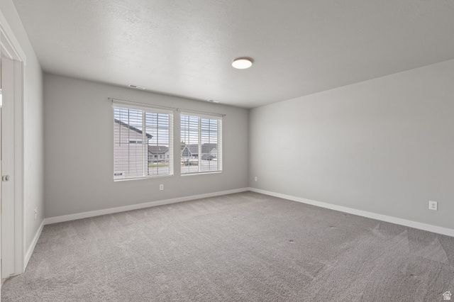 3233 W 2500 N, Clinton, UT 84015