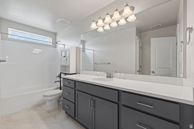 3233 W 2500 N, Clinton, UT 84015