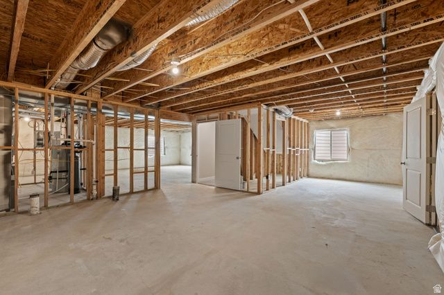 3233 W 2500 N, Clinton, UT 84015