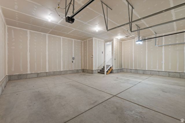 3233 W 2500 N, Clinton, UT 84015