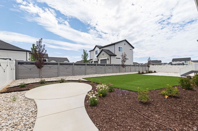 3233 W 2500 N, Clinton, UT 84015