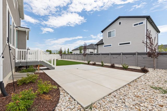3233 W 2500 N, Clinton, UT 84015