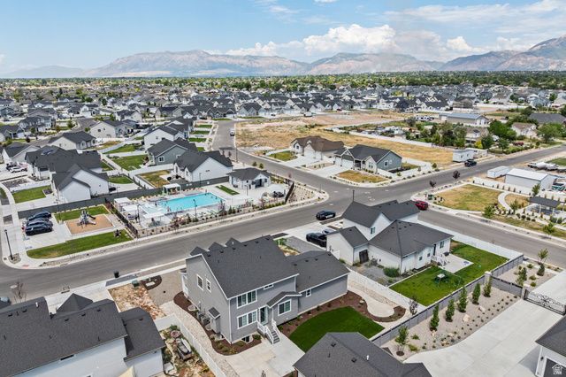 3233 W 2500 N, Clinton, UT 84015