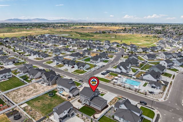 3233 W 2500 N, Clinton, UT 84015
