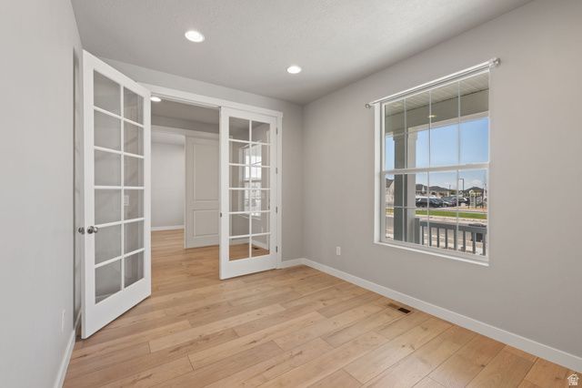 3233 W 2500 N, Clinton, UT 84015