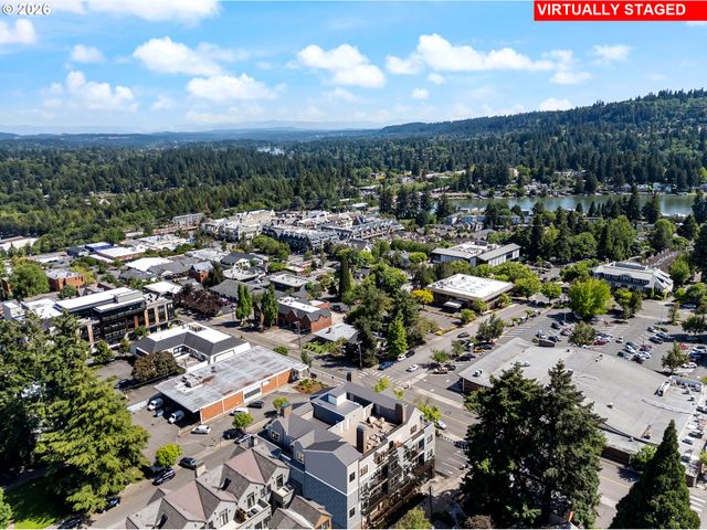 530 4th St 14, Lake Oswego, OR 97034