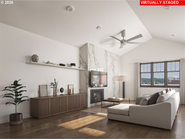 530 4th St 14, Lake Oswego, OR 97034