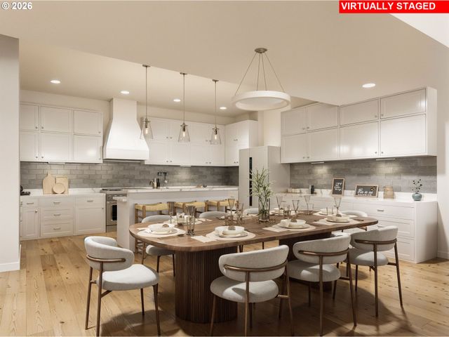 530 4th St 14, Lake Oswego, OR 97034