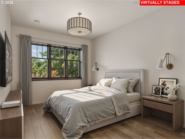 530 4th St 14, Lake Oswego, OR 97034