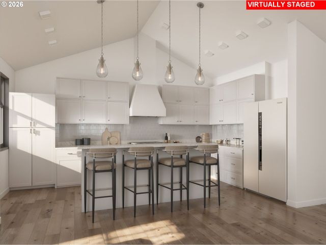 530 4th St 14, Lake Oswego, OR 97034