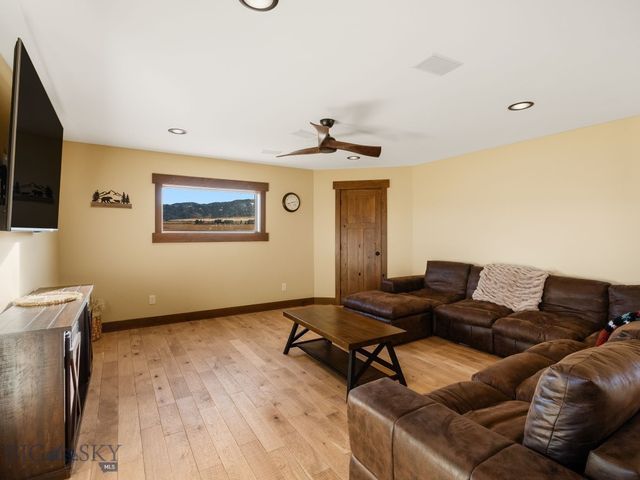17 Tex's Loop, Alder, MT 59710