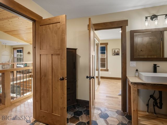 17 Tex's Loop, Alder, MT 59710