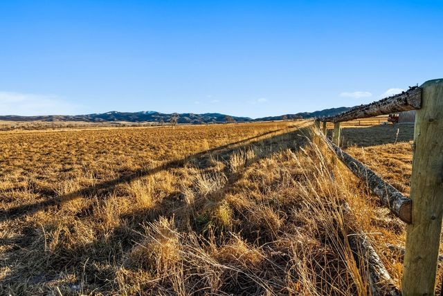 17 Tex's Loop, Alder, MT 59710