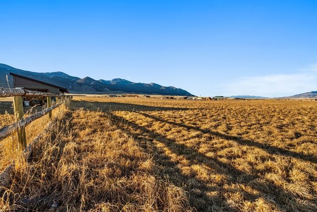 17 Tex's Loop, Alder, MT 59710