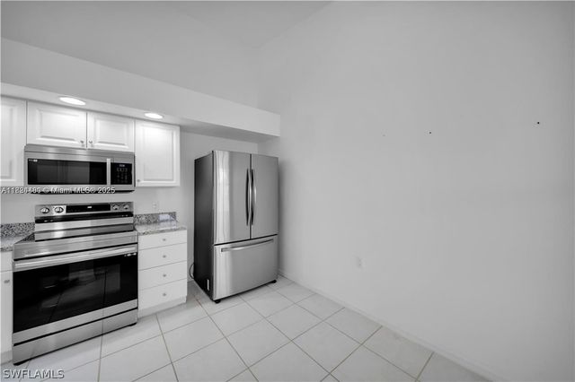 365 Stella Maris DR N 2905, Naples, FL 34114