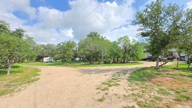 289 ZIGMOND RD, Poteet, TX 78065