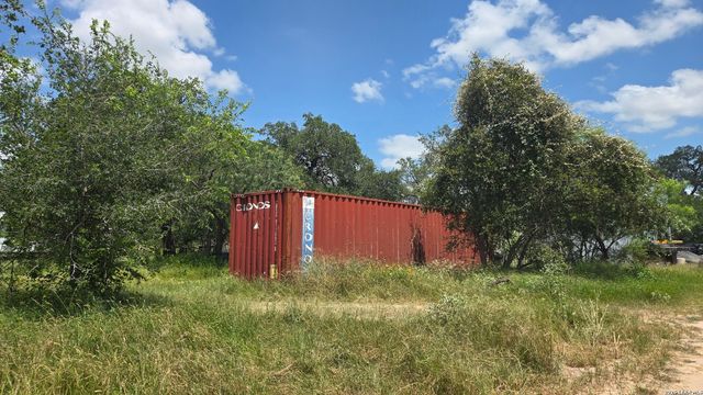289 ZIGMOND RD, Poteet, TX 78065
