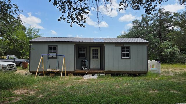 289 ZIGMOND RD, Poteet, TX 78065