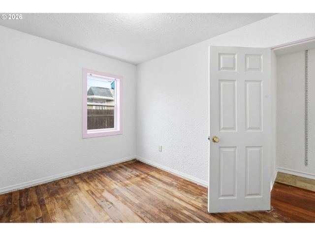 2904 HARNEY St, Vancouver, WA 98660