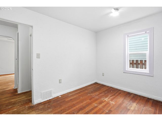 2904 HARNEY St, Vancouver, WA 98660