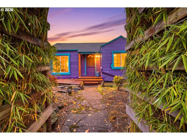 2904 HARNEY St, Vancouver, WA 98660