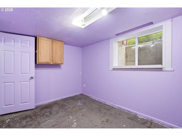 2904 HARNEY St, Vancouver, WA 98660