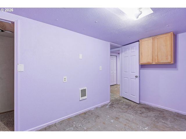 2904 HARNEY St, Vancouver, WA 98660