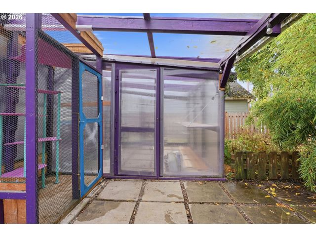 2904 HARNEY St, Vancouver, WA 98660