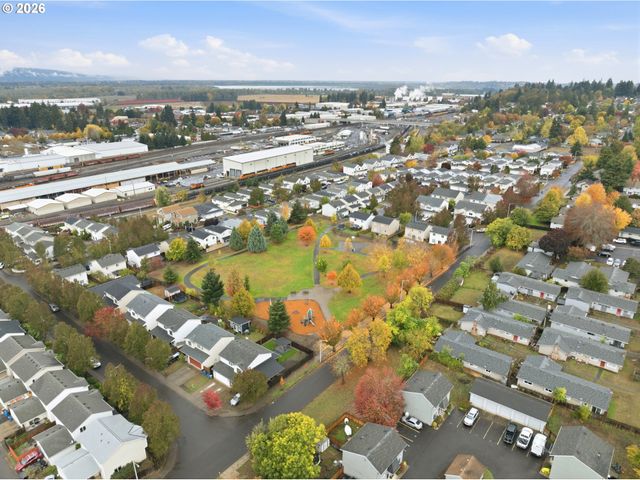 2904 HARNEY St, Vancouver, WA 98660