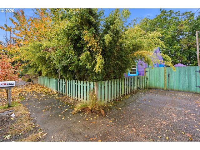 2904 HARNEY St, Vancouver, WA 98660