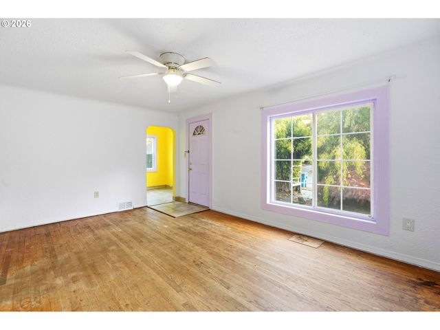 2904 HARNEY St, Vancouver, WA 98660