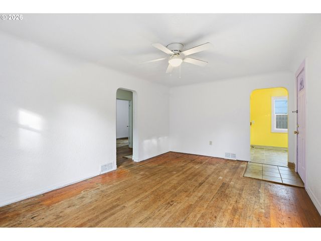 2904 HARNEY St, Vancouver, WA 98660