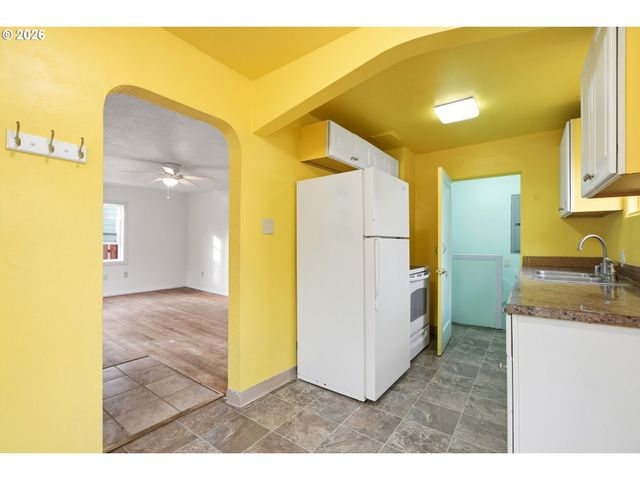 2904 HARNEY St, Vancouver, WA 98660