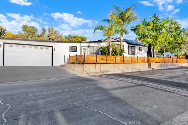 7961 Day, Sunland, CA 91040
