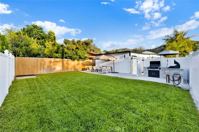 7961 Day, Sunland, CA 91040
