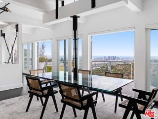 1885 Sunset Plaza Drive, West Hollywood, CA 90069