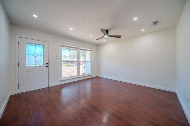 2901 Maple Drive, Garland, TX 75042