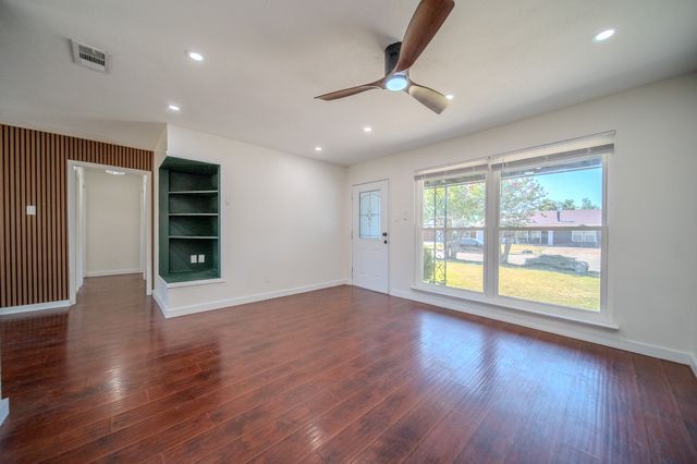 2901 Maple Drive, Garland, TX 75042